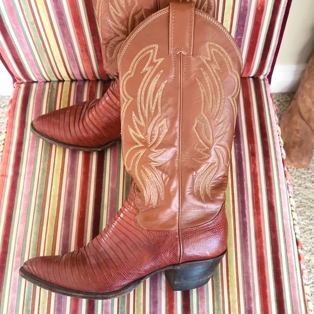 Cayenne colored Justin's for Billy Martin Cowgirl boots size 6B.